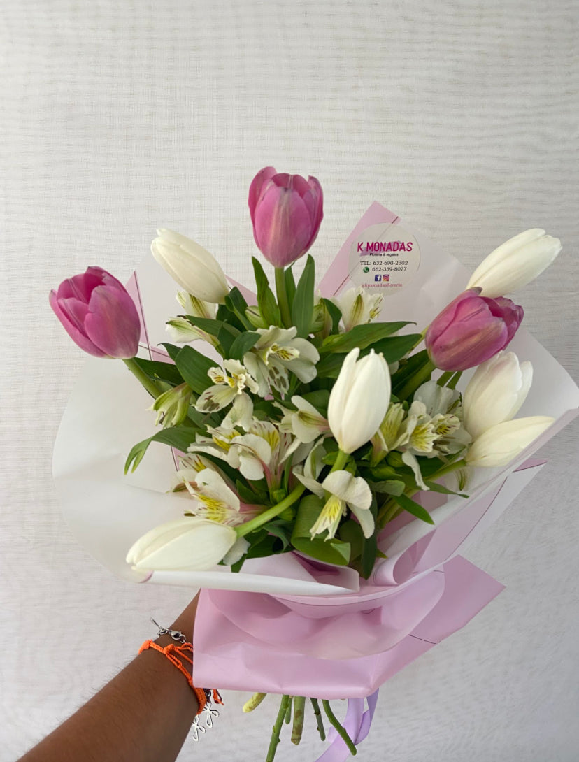 Ramo 10 tulipanes